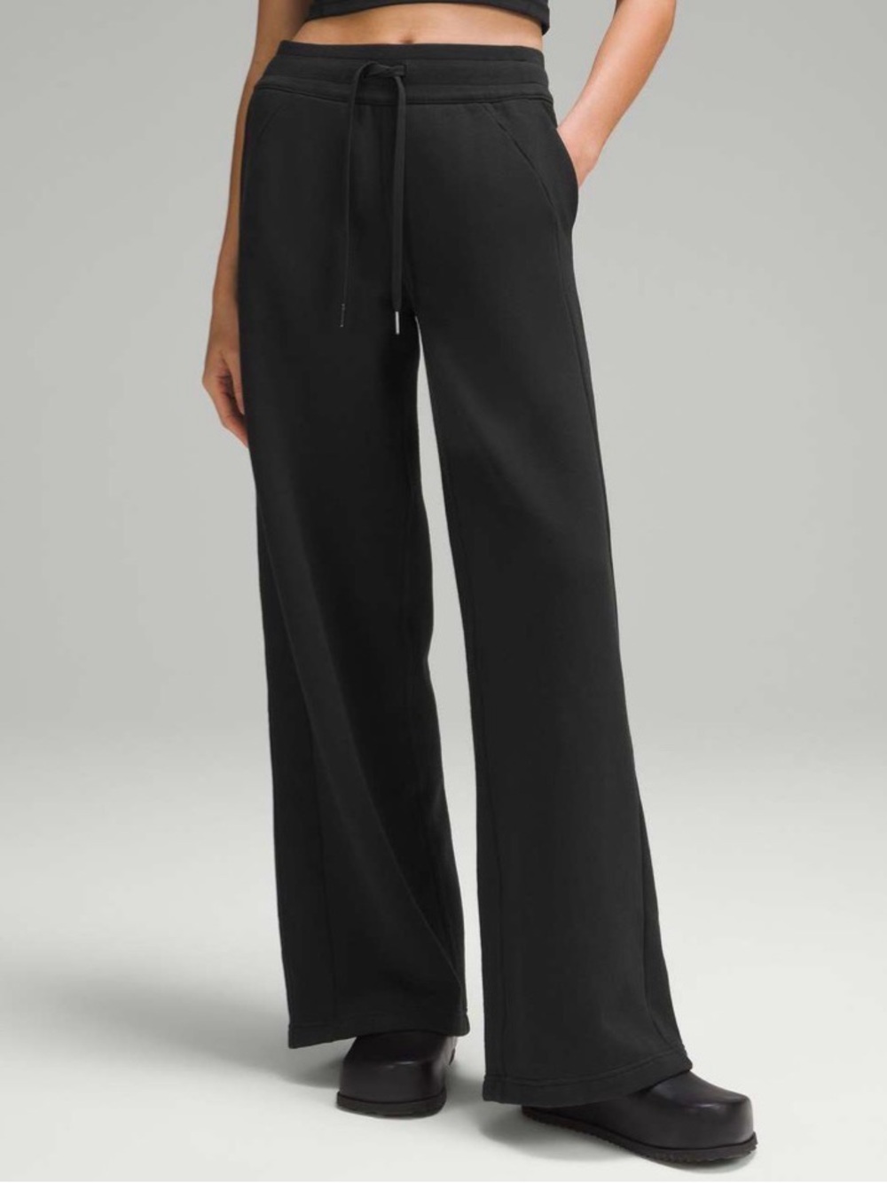 Lululemon Scuba Mid-Rise Wide-Leg Pant *Full Length
Black 10